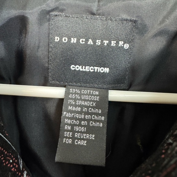 Doncaster Size 12 Velvet Paisley Jacket Curly Lamb Trim Classic Vintage - Picture 6 of 8